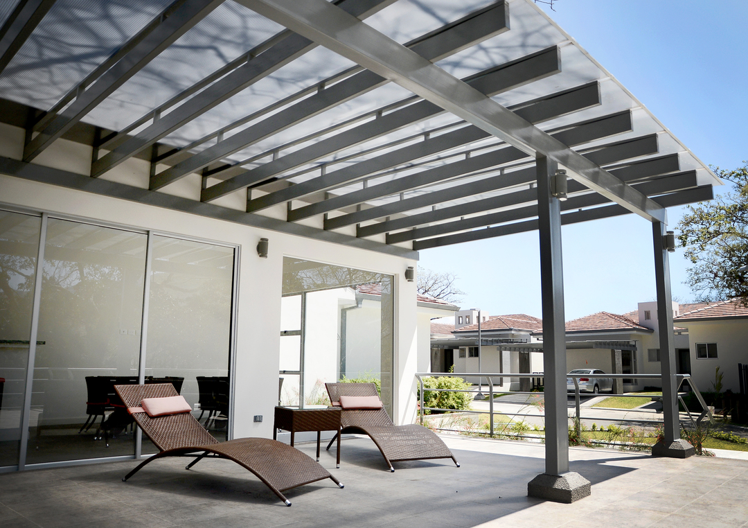 üregkamrás polikarbonát alumínium szerkezet terasz fedés